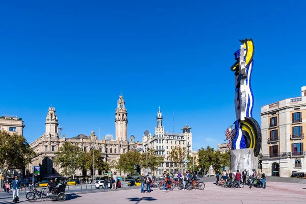 Barcelona Spanje November 2018 Cap Barcelona Kleurrijk Standbeeld Aan Zee — Stockfoto