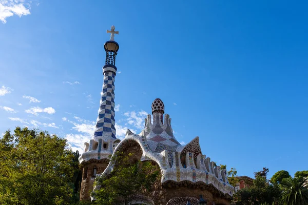Park Guell Detail Colourful Roof Entrance Typical Gaudi Mosaic Barcelona — Stock Photo, Image