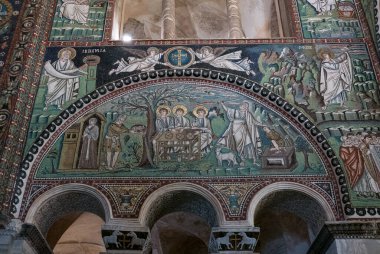 RAVENNA, İTALYA 2018 AĞUSTOS 03: Ravenna 'daki San Vitale Bazilikası' ndaki Mozaikler