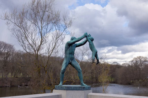 Oslo Norwegen April 2018 Skulptur Eines Mannes Der Mit Einem — Stockfoto