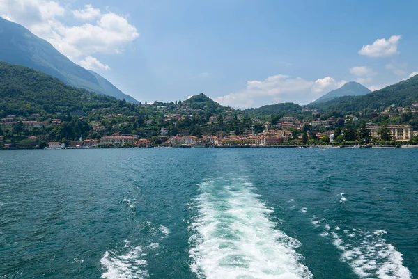 Arka Planda Bellagio Talya Sürat Teknesi Dalgası — Stok fotoğraf