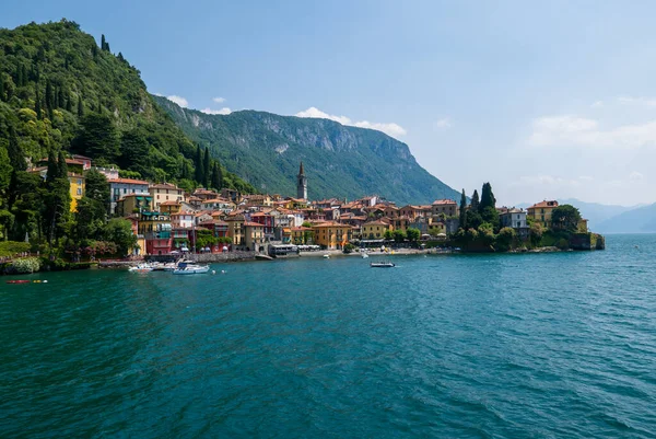 Varenna Kasabası Feribot Lombardy Talya Dan Görülen Como Gölü Ndeki — Stok fotoğraf