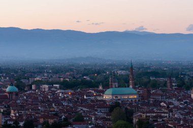 Günbatımında Vicenza Panoraması, İtalya