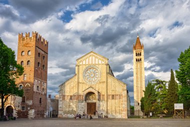 VERONA, ITALIA - 17 Nisan 2017: Bazilica di San Zeno Maggiore