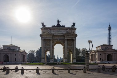 Milan, İtalya - 18 Mart 2017: Arco della Pace Milano 'da günün erken saatlerinde.