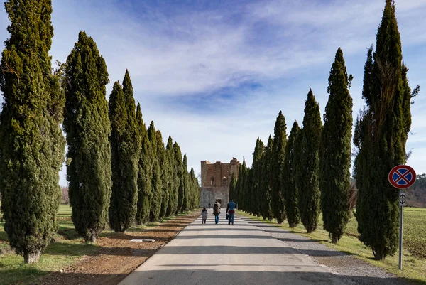 Touristen Besuchen Die Abtei Von San Galgano Italien — Stockfoto