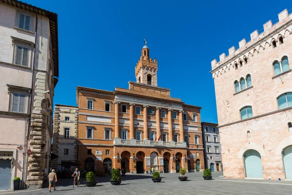 FOLIGNO, İTALYA - 8 AĞUSTOS 2017 - Orta İtalya 'nın güzel ortaçağ kasabası Foligno, Umbria' ya bir ziyaret.