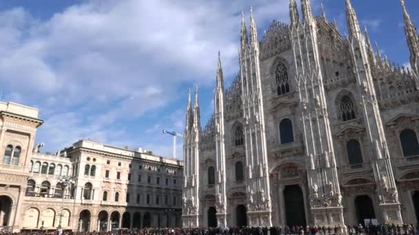 Touristes Flâner Sur Piazza Duomo Aller Faire Shopping Pour Noël — Video