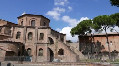 San Vitale, Ravenna 'nın ilk Hıristiyan Bazilikası. Katolik tapınağı, Bizans mimarisinin bir örneği. İtalya