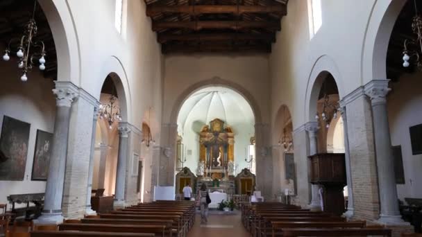 Antigua Iglesia Santa María Mayor Interior — Vídeo de stock