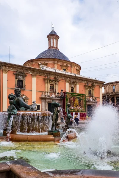 Valencia Spanje Juni 2015 Turia Fontein Achtergrond Basiliek Van Maagd — Stockfoto