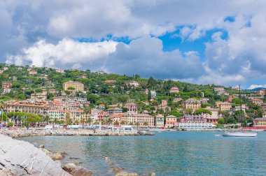 Santa Margherita Ligure, İtalya - 14 Eylül 2013: Santa Margherita Ligure Limanından güneşli bir günde