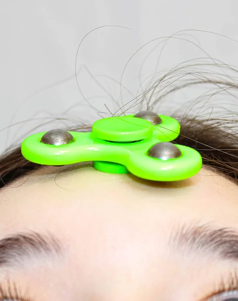 Chica Retuerce Juguete Alivio Del Estrés Del Spinner Del Fidget — Foto de Stock