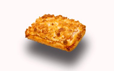 Beyaz arka planda izole edilmiş, gölgesi olan dikdörtgen bir kurabiye. Şekerleme. Seçici atış.