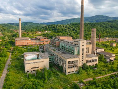 Sırbistan 'ın Loznica kentindeki terk edilmiş kağıt fabrikası Viskoza