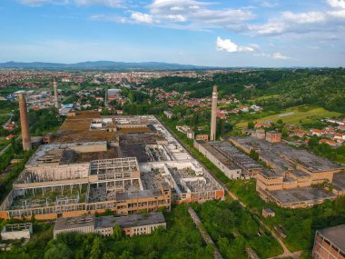 Sırbistan 'ın Loznica kentindeki terk edilmiş kağıt fabrikası Viskoza