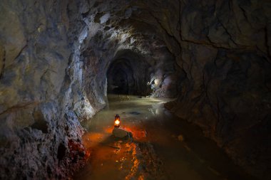 Sırbistan 'ın bakır madeninde terk edilmiş bir tünel