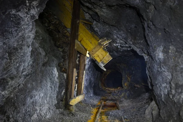 Túnel Abandonado Mina Cobre Serbia —  Fotos de Stock