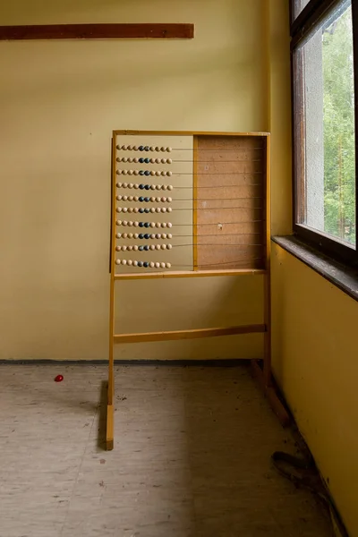 Заброшенной Школе — стоковое фото