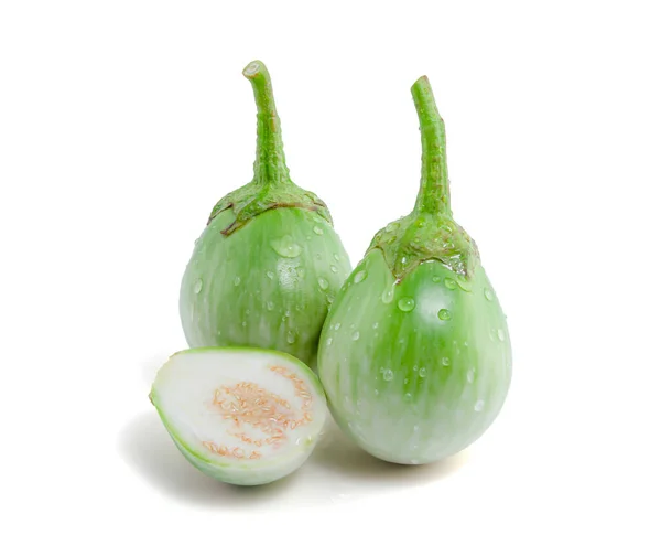 Water Druppels Thai Groene Aubergine Geïsoleerd Witte Achtergrond Met Clipping — Stockfoto