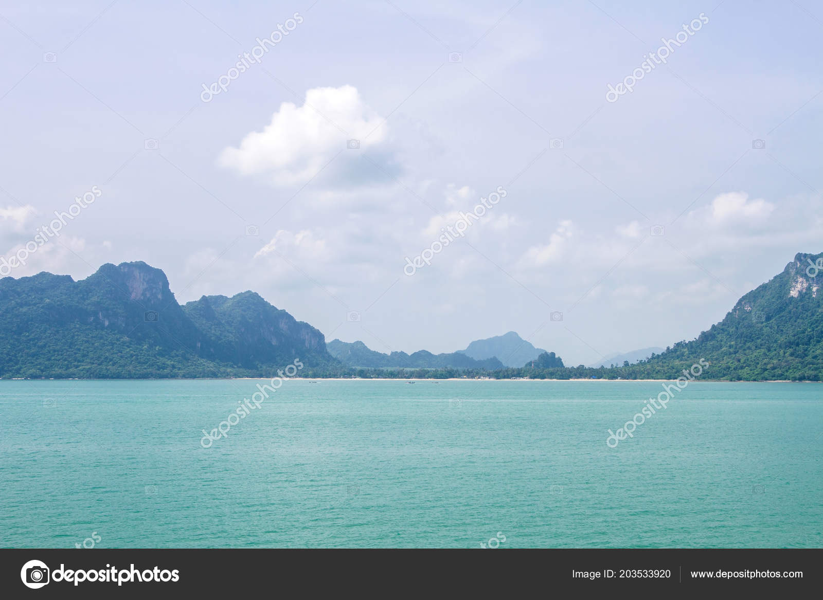 Paisagem Azul Superficie Mar Fundo Montanha Viagens Tailandia Stock Photo C C25 203533920
