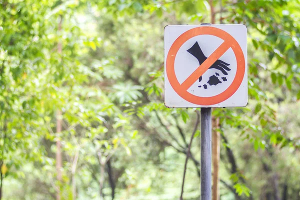 Do not litter signs in park — Stock Image Litter Signs Park Royalty Free Stock Images