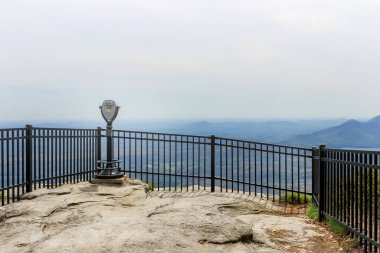 Caesars 'ın baş parkının puslu manzarası Güney Carolina' da muhteşem bir manzarası var.