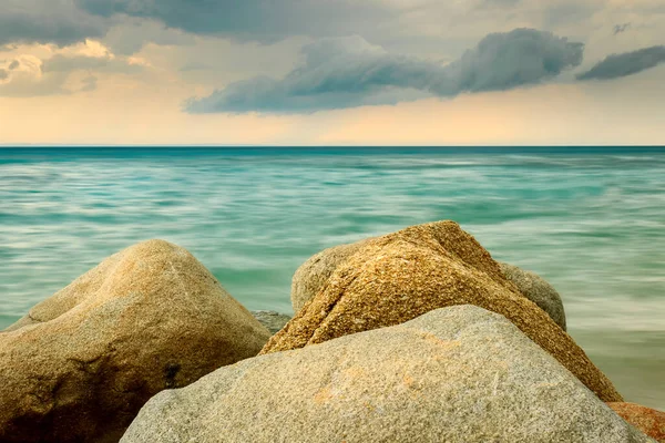 Vertical View Famous Kalogria Beach Foreground Rocks Turquoise Water Moody — Stock Photo, Image