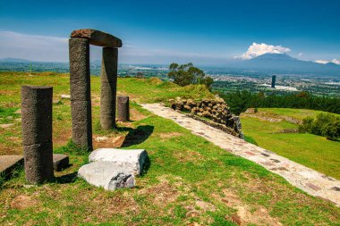 Arco Litico en Xochitecatl!