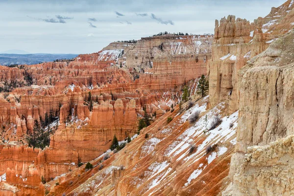 Scenic Landscape Hoodoo Rocks Beginning Spring Bryce Canyon National Park — Stock Photo, Image