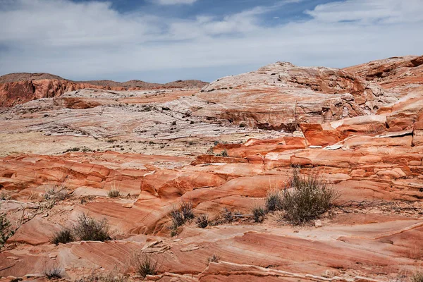 불의 계곡 주립 공원의 사막에서 다채로운 사암 바위, — 스톡 사진