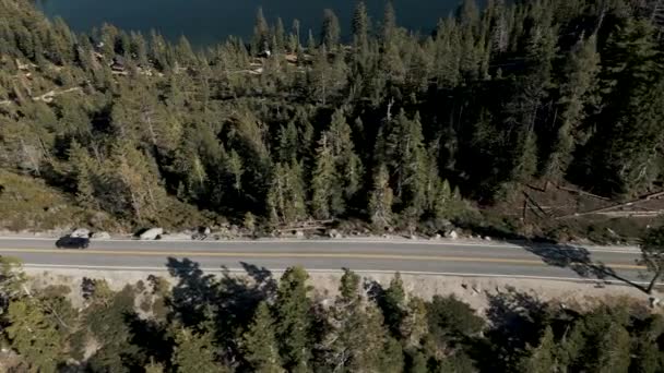 Imágenes de 4K Emerald Bay Road Cascade Lake — Vídeo de stock