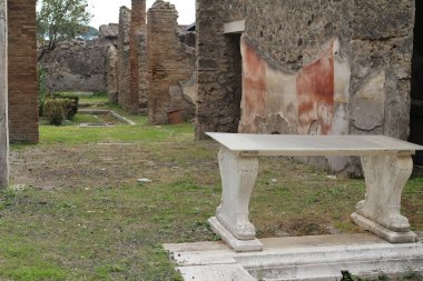 Pompei, scavi della citt ricoperta di lava nell 'eruzione del 79 d.C. Gli scavi hanno riportato alla luce intere abitazioni con suppellettili ancora intatte e splendidi affreschi