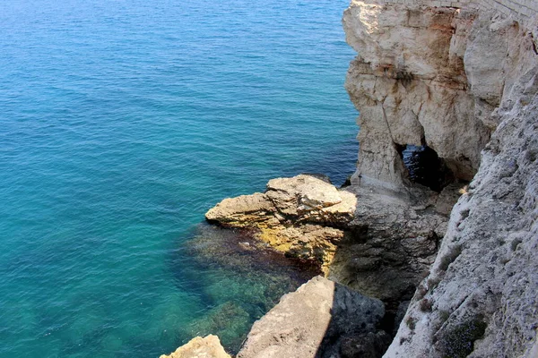 Polignano Mare Bari Puglia Scogliera Picco Sul Mare — стоковое фото