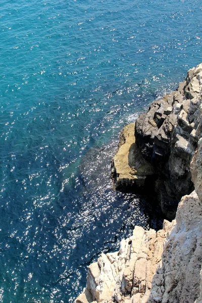 Polignano Mare Bari Puglia Scogliera Picco Sul Mare — Foto Stock