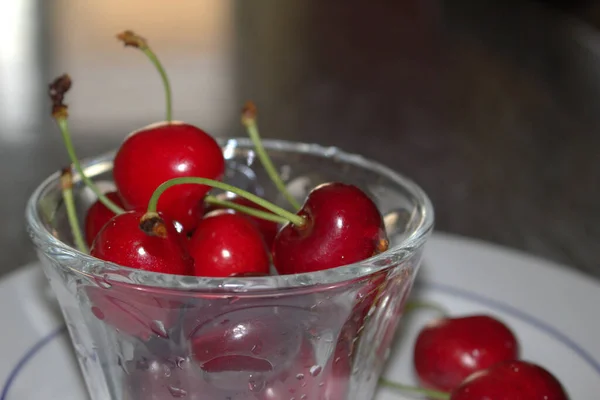 Cerezas Rojas Cerca — Foto de Stock