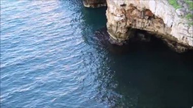 Polignano a Mare cliff, Puglia İtalya