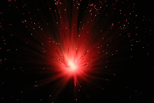 Fiber optik lamba müstehcen ışıklandırma efektleri üretir