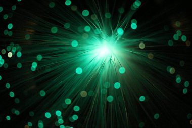 Fiber optik lamba müstehcen ışıklandırma efektleri üretir