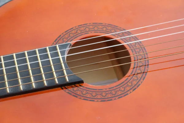 Guitarra Clássica Close Uma Guitarra Close Detalhes — Fotografia de Stock