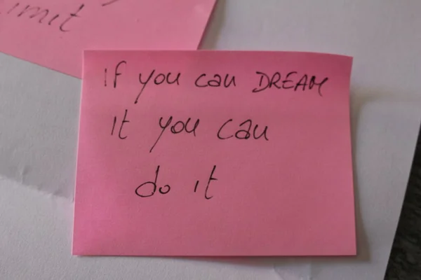 Motivasyonel ifadeli post-it