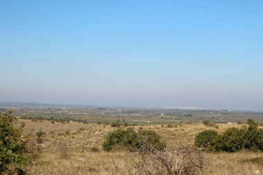 Quasano Alta Murgia Parkı. Murgia tepelerinin panoramik manzarası. Puglia, İtalya