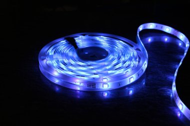 Çok renkli LED şerit, soğuk ışık iç aydınlatma için parlak kurdele