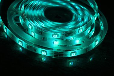 Çok renkli LED şerit, soğuk ışık iç aydınlatma için parlak kurdele