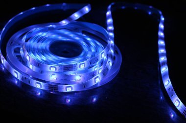 Çok renkli LED şerit, soğuk ışık iç aydınlatma için parlak kurdele