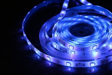 Çok renkli LED şerit, soğuk ışık iç aydınlatma için parlak kurdele