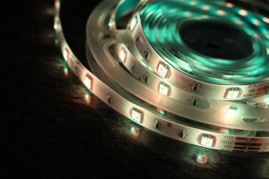 Çok renkli LED şerit, soğuk ışık iç aydınlatma için parlak kurdele