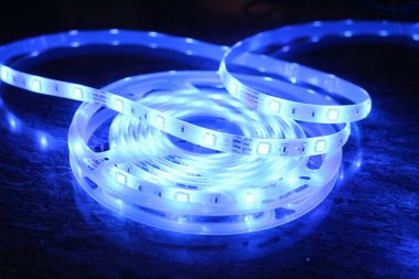 Çok renkli LED şerit, soğuk ışık iç aydınlatma için parlak kurdele