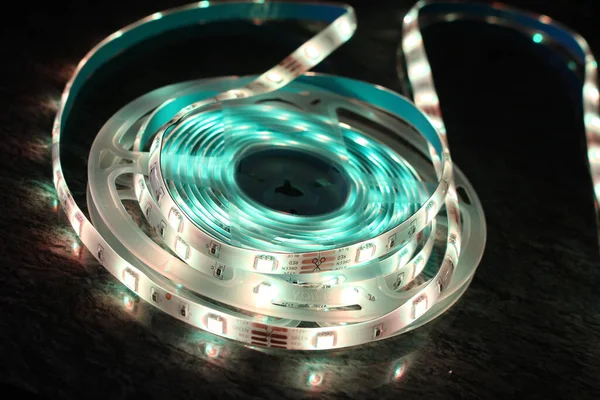 Çok renkli LED şerit, soğuk ışık iç aydınlatma için parlak kurdele