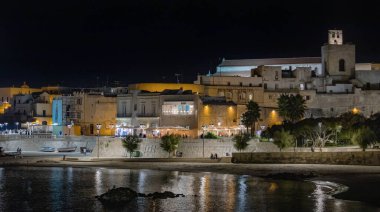 Otranto 'nun gece manzarası. Puglia. İtalya.